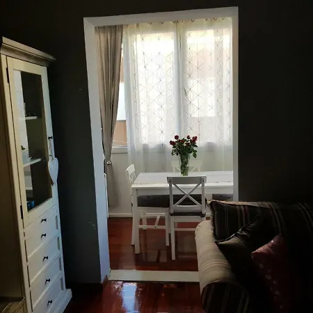 Cozy In Apartment *
